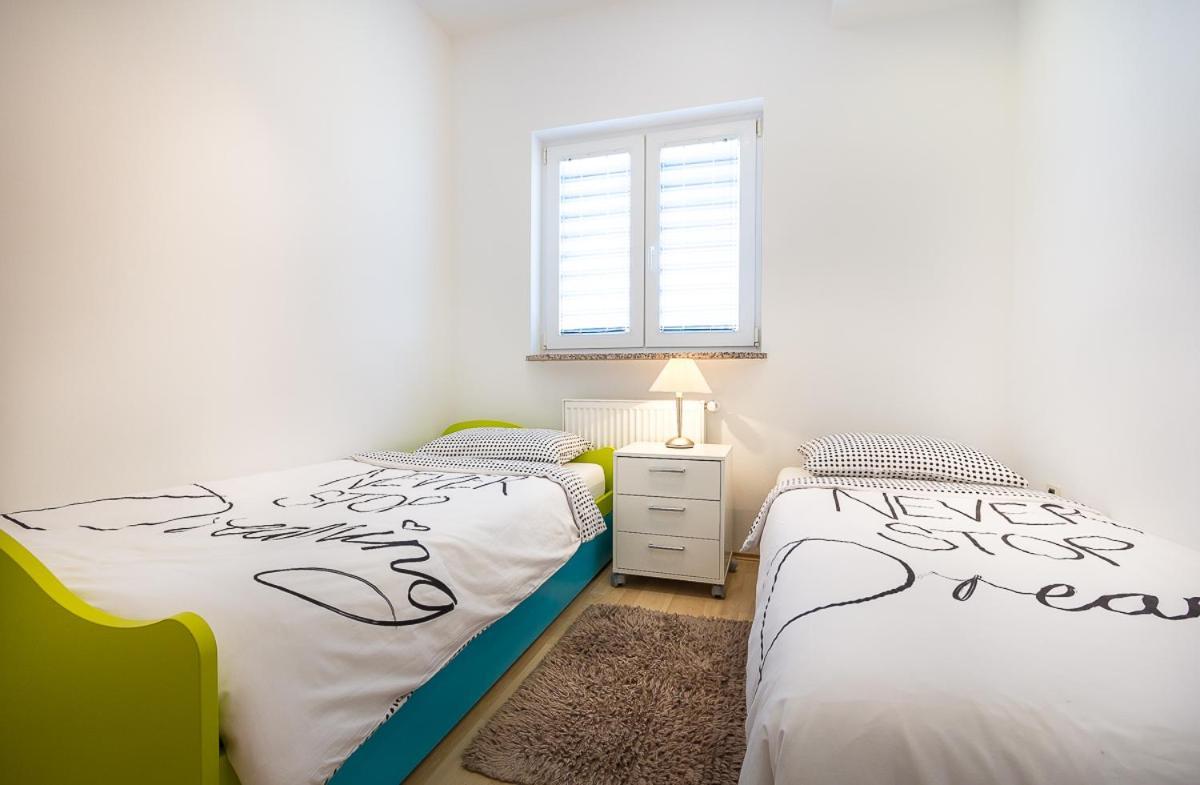Apartment Igor 3 **** Медулин Экстерьер фото